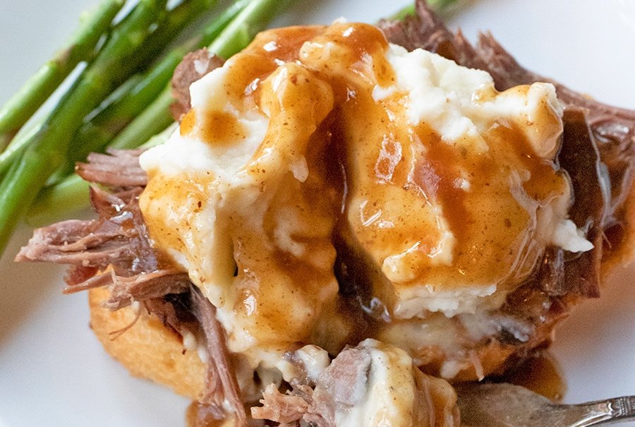 hot beef sandwich with roast beef gravy