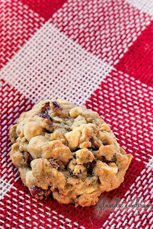cranberry pistachio oatmeal cookie