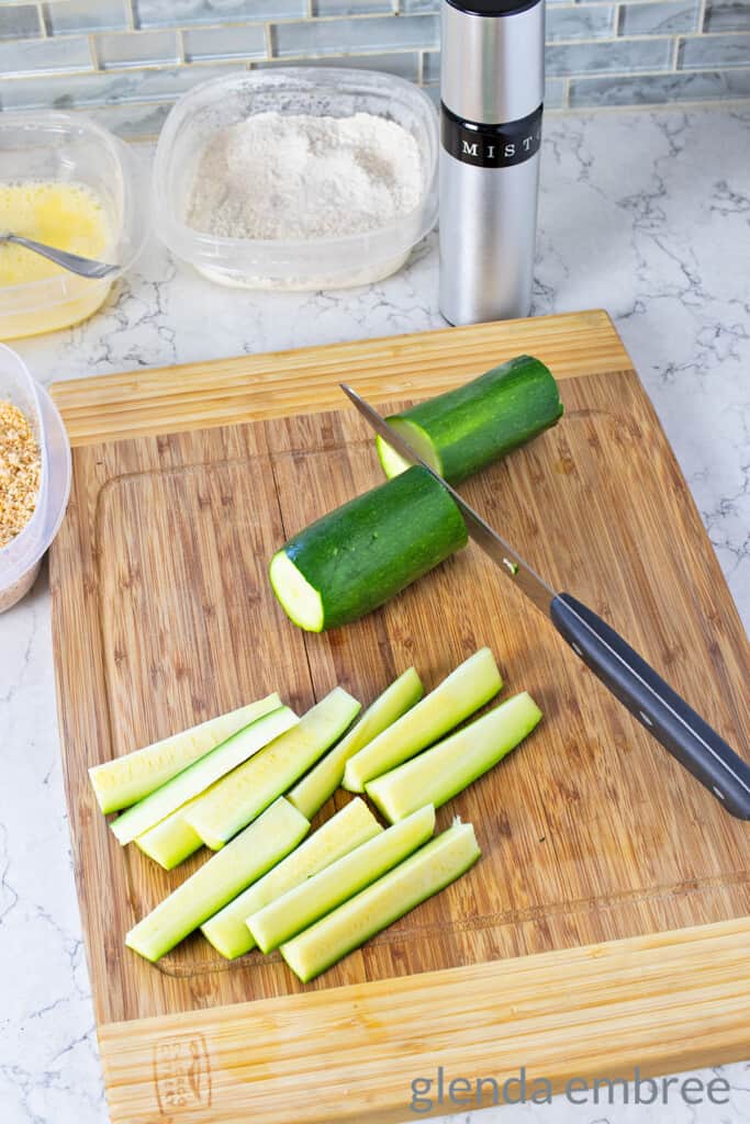 cutting zucchini into wedges