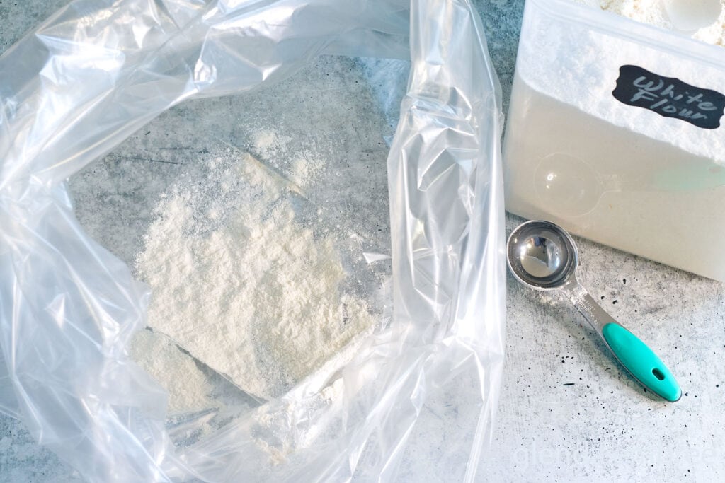 1 Tablespoon of flour in a turkey oven roasting bag.
